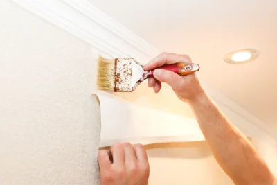 Pose de papier peint à Thann — revêtements muraux et toiles de verre